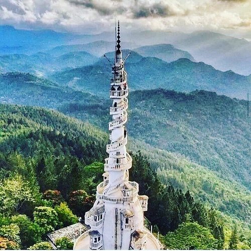ambuluwawa-tower-is-the
