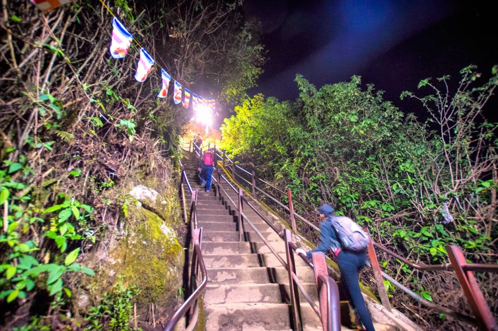 climbing-adams-peak-route-2